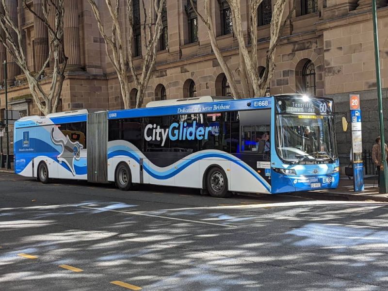 Articulated bus route 60
Adelaide St 2022
