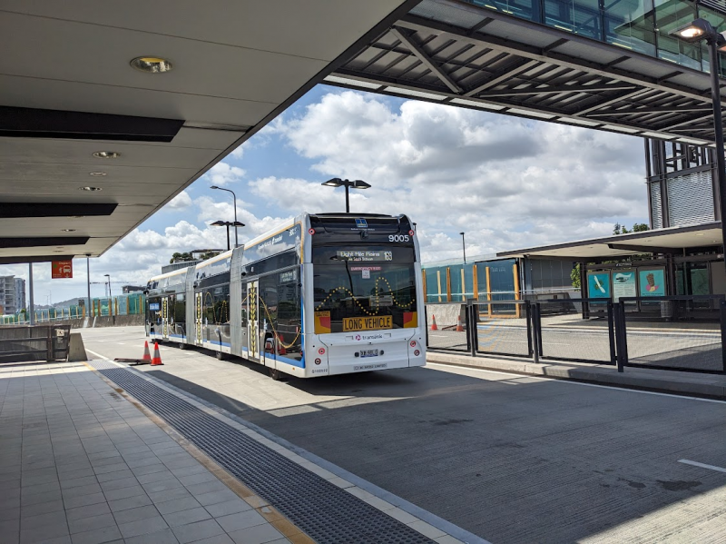 Bi-articulated electric bus departing PA Hospital
Bi-articulated electric bus departing PA Hospital.
