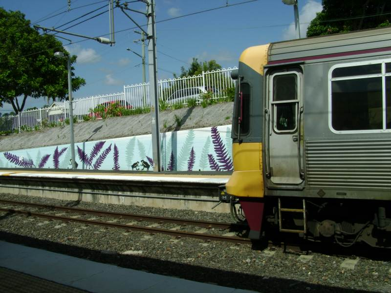 Corinda
Another view of EMU 74 at Corinda
