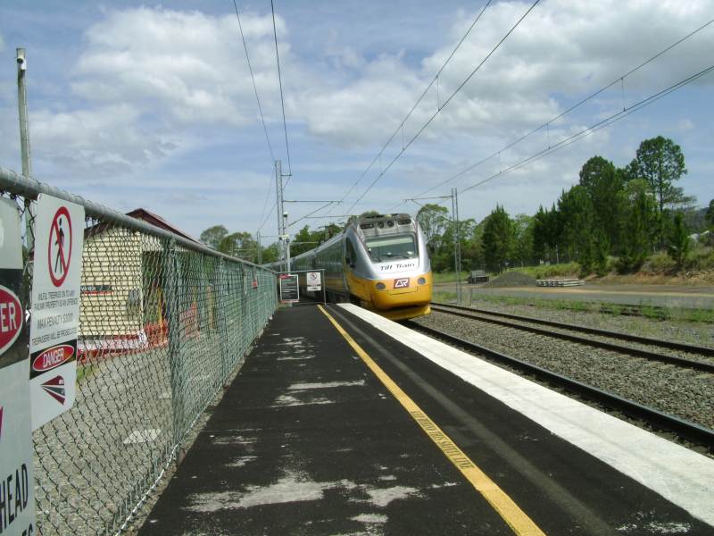 Tilt train at Traveston
Queensland Railways tilt train passing through Traveston.
