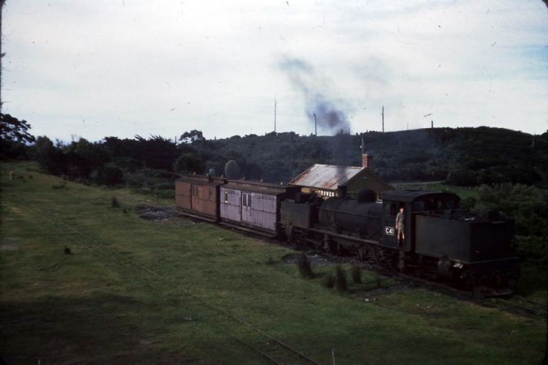 Last train from Crowes
Shortly before departure. 
