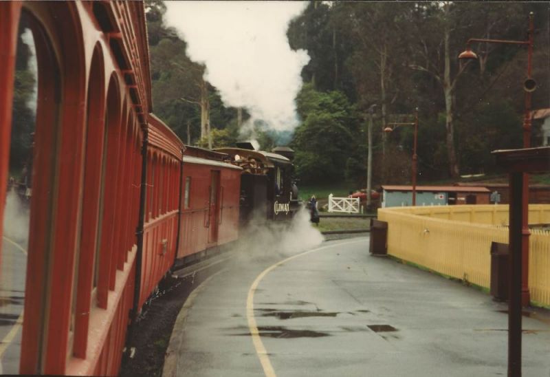 Luncheon train hauled by Climax locomotive.
1694 was retrieved by PBPS from Erica in the 1960s and restored to operation in 1988.  An impressive restoration.  Was withdrawn in 2001 for further works.  Returned to service in 2013.
